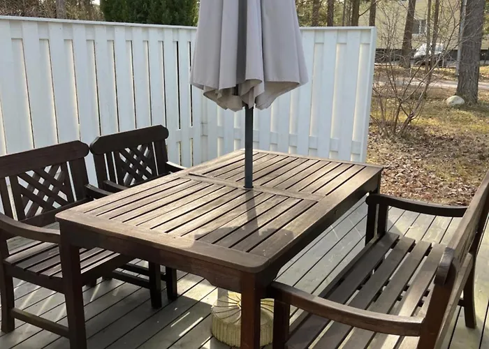 Hangon Helmi Pariskunnalle Tai Yksin Matkustavalle Apartamento Hanko