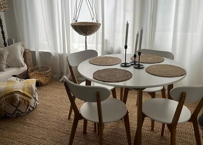 Hangon Helmi Pariskunnalle Tai Yksin Matkustavalle